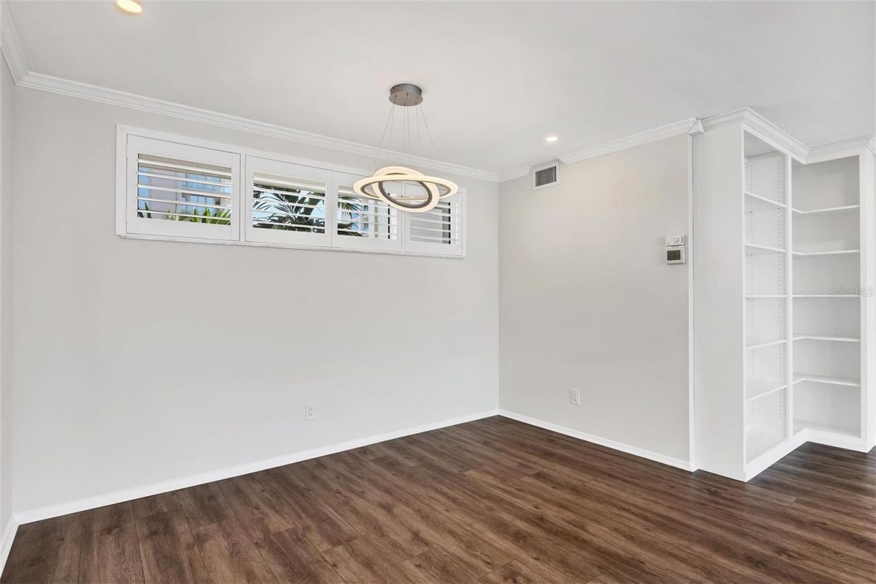 226 Golden Gate Point, Unit 32, Sarasota, FL 34236 Photo