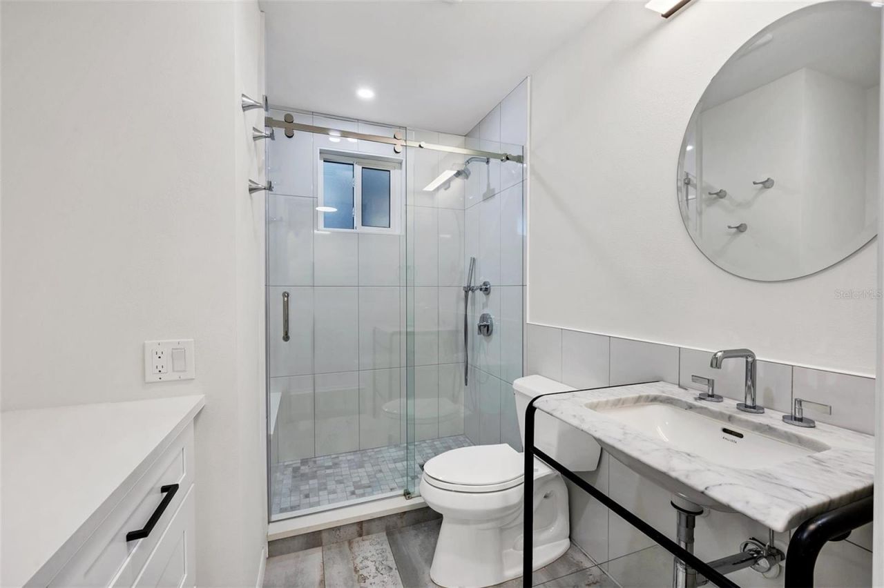 226 Golden Gate Point, Unit 32, Sarasota, FL 34236 Photo