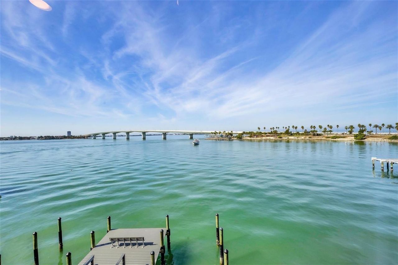 226 Golden Gate Point, Unit 32, Sarasota, FL 34236 Photo