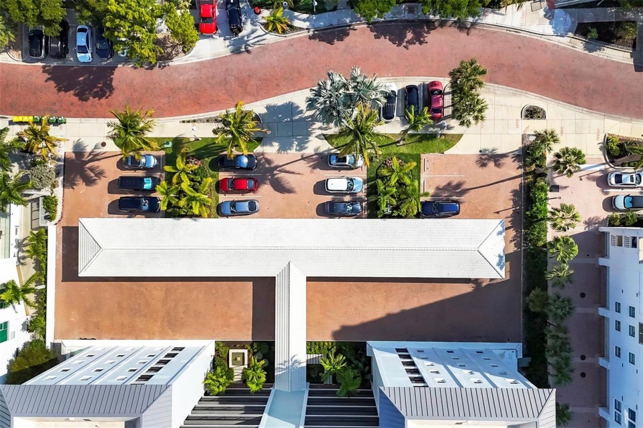 226 Golden Gate Point, Unit 32, Sarasota, FL 34236 Photo