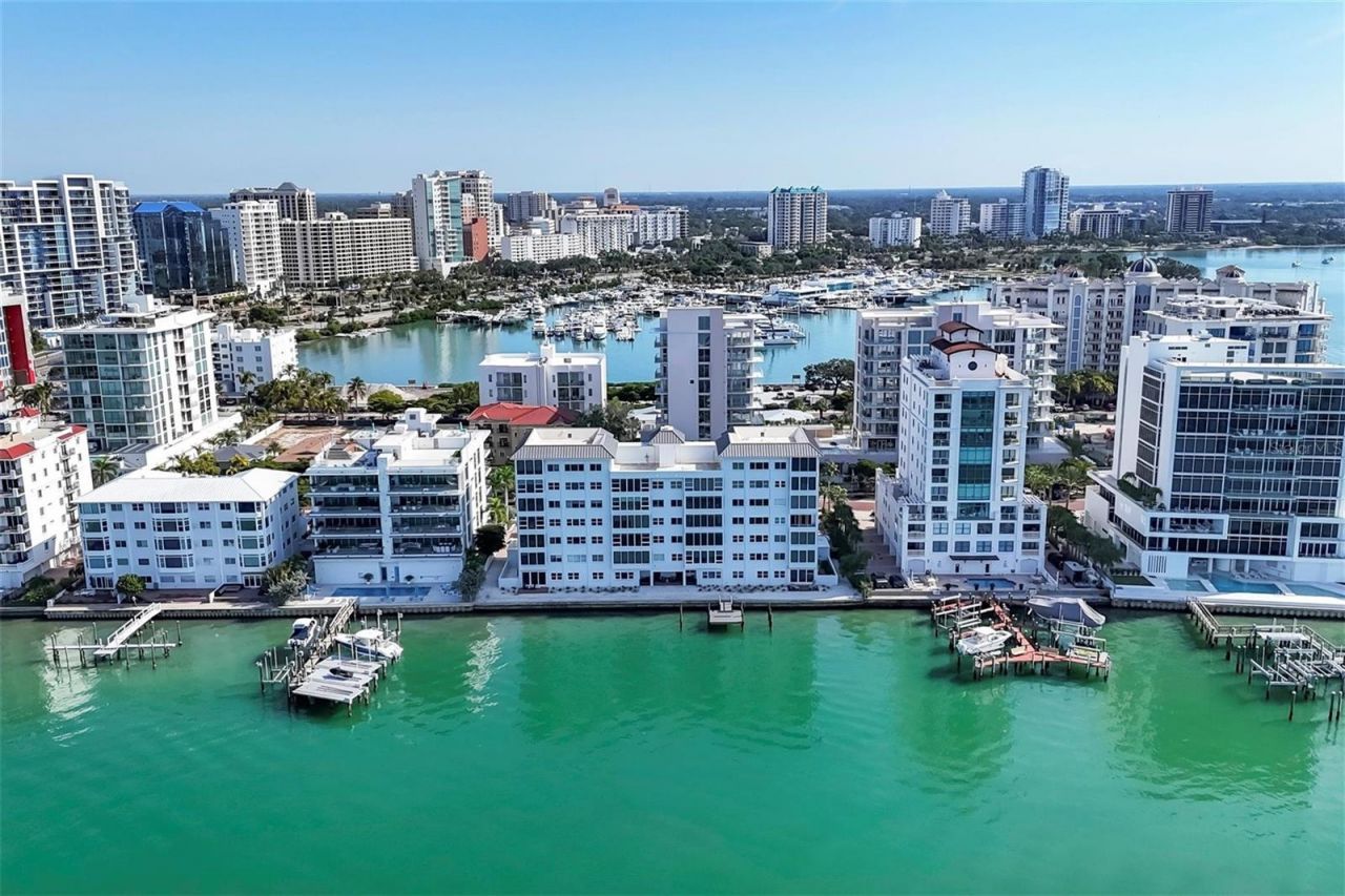 226 Golden Gate Point, Unit 32, Sarasota, FL 34236 Photo