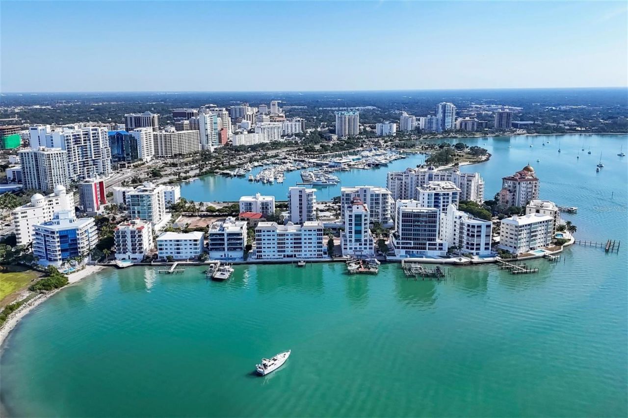 226 Golden Gate Point, Unit 32, Sarasota, FL 34236 Photo