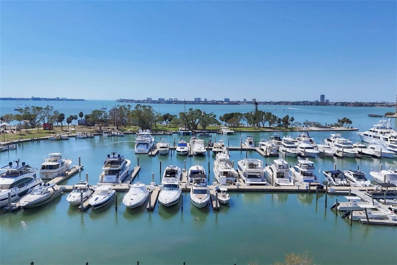 226 Golden Gate Point, Unit 32, Sarasota, FL 34236 Photo