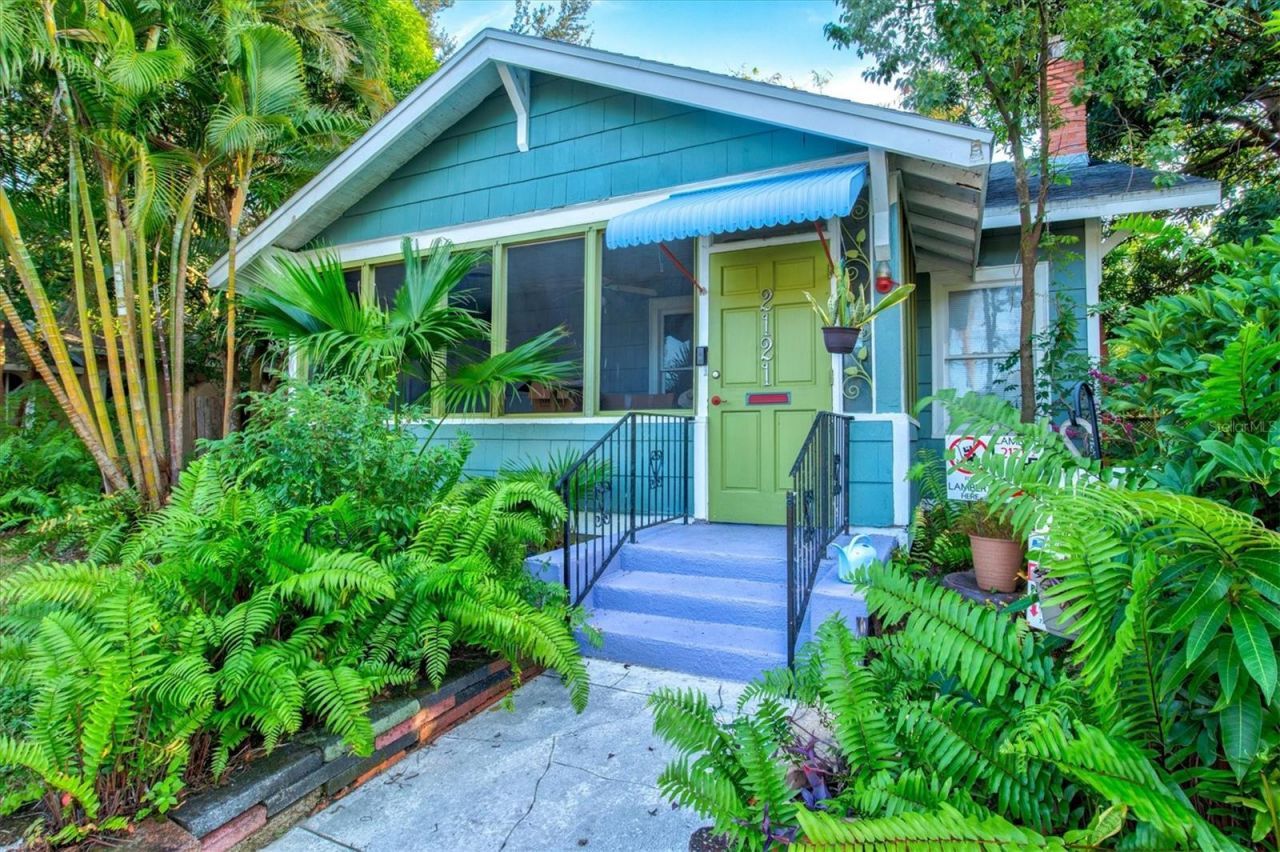 2121 7TH AVENUE W Bradenton, FL 34205