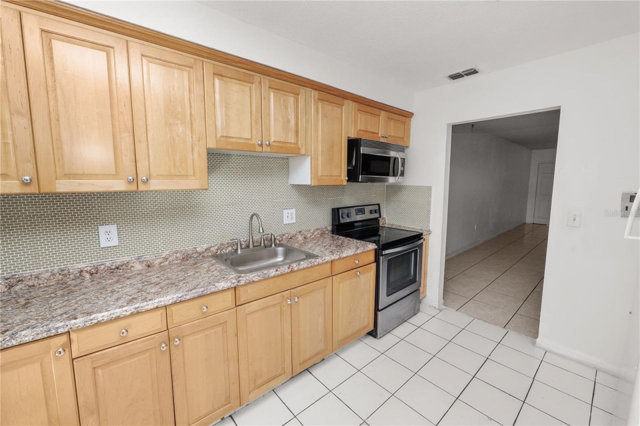 5728 14th Avenue N, Unit 205B, Saint Petersburg, FL 33710 Photo