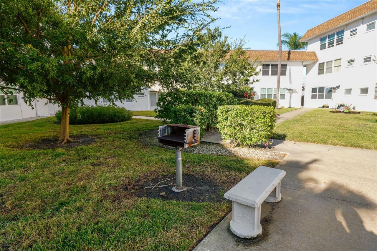 5728 14th Avenue N, Unit 205B, Saint Petersburg, FL 33710 Photo