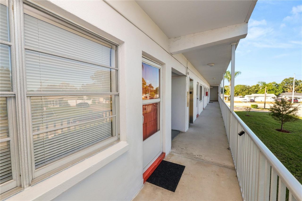 5728 14th Avenue N, Unit 205B, Saint Petersburg, FL 33710 Photo