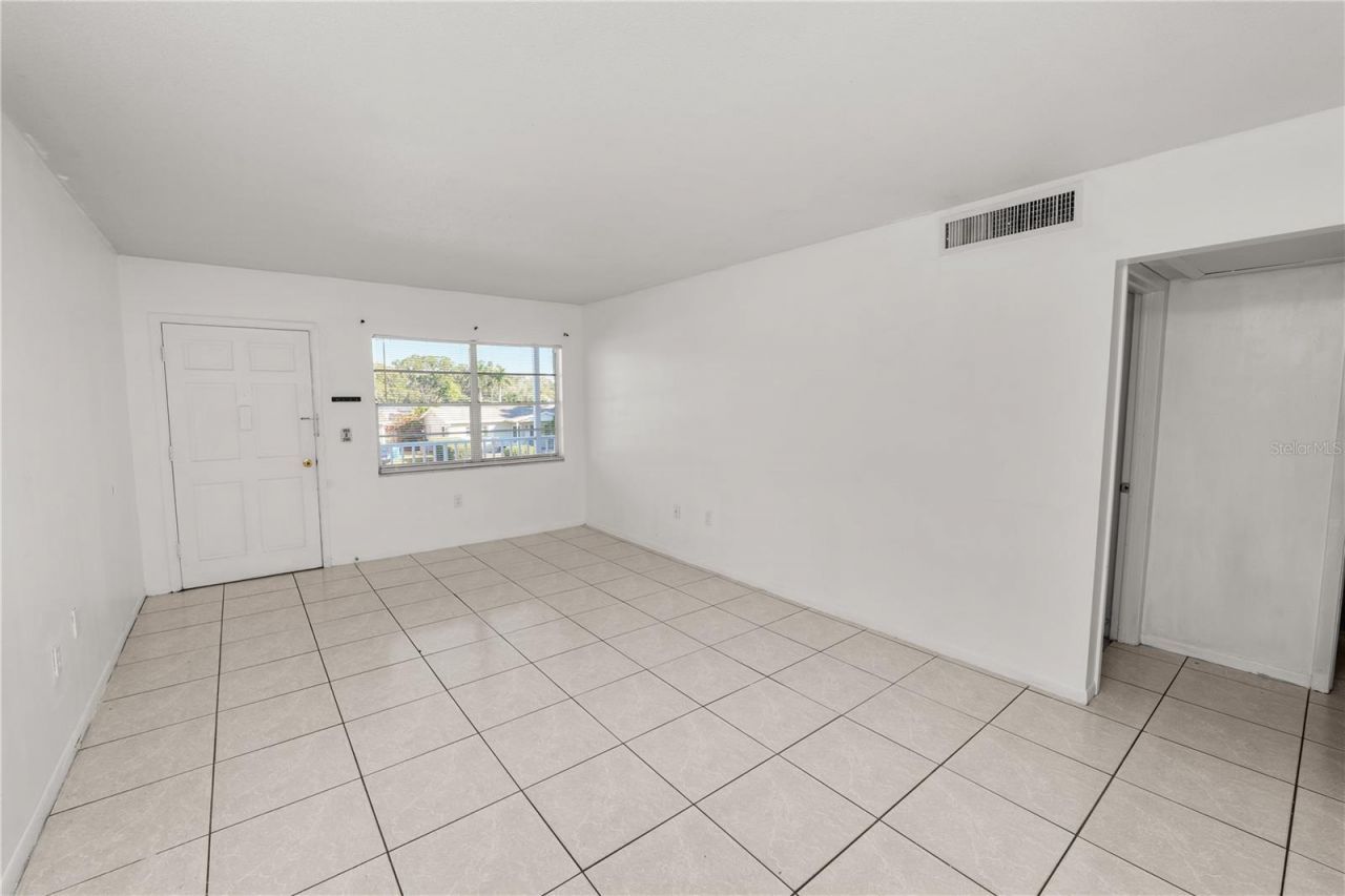 5728 14th Avenue N, Unit 205B, Saint Petersburg, FL 33710 Photo