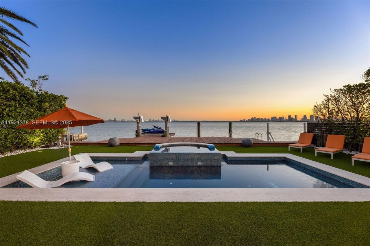 1460 S Treasure Dr, North Bay Village, FL 33141 Photo