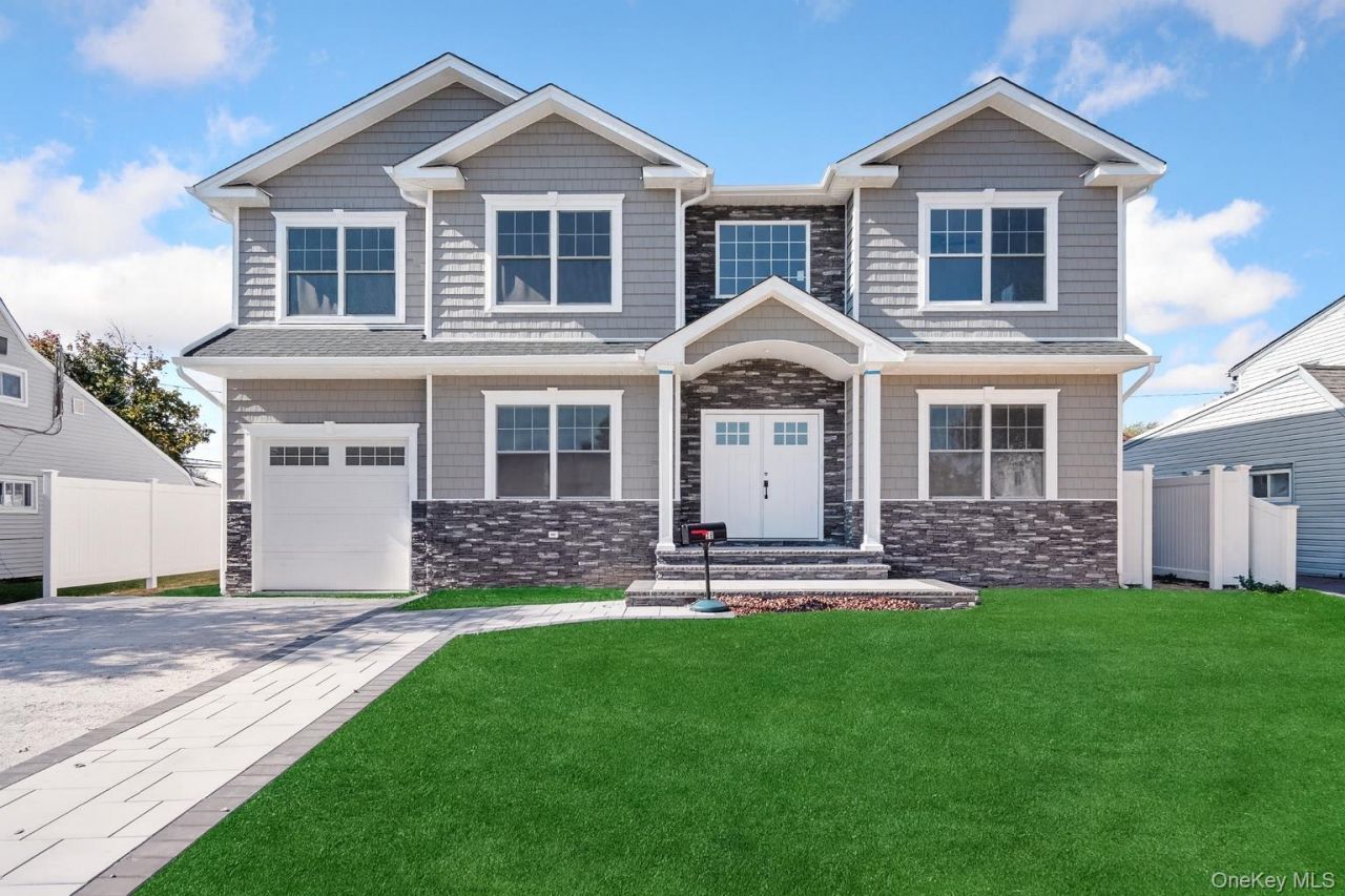 30 Virginia Road, Syosset, NY 11791 Main Photo