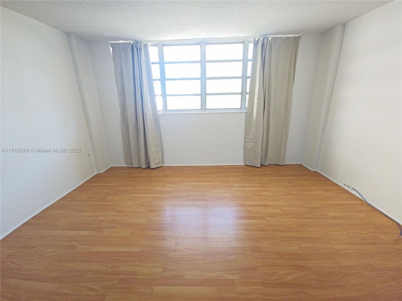 800 West Ave, Unit 528, Miami Beach, FL 33139 Photo