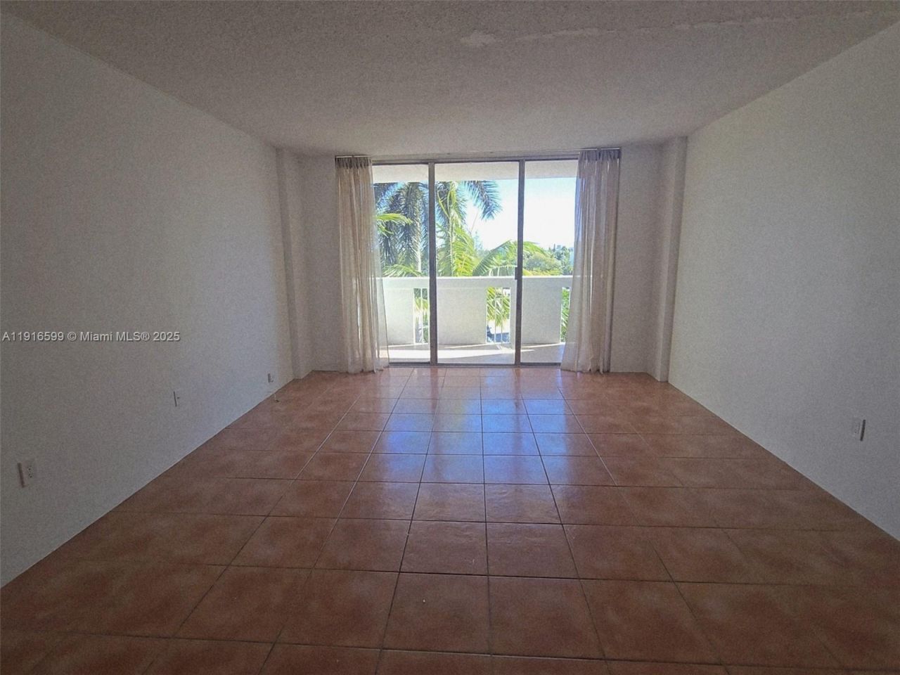 800 West Ave, Unit 528, Miami Beach, FL 33139 Photo