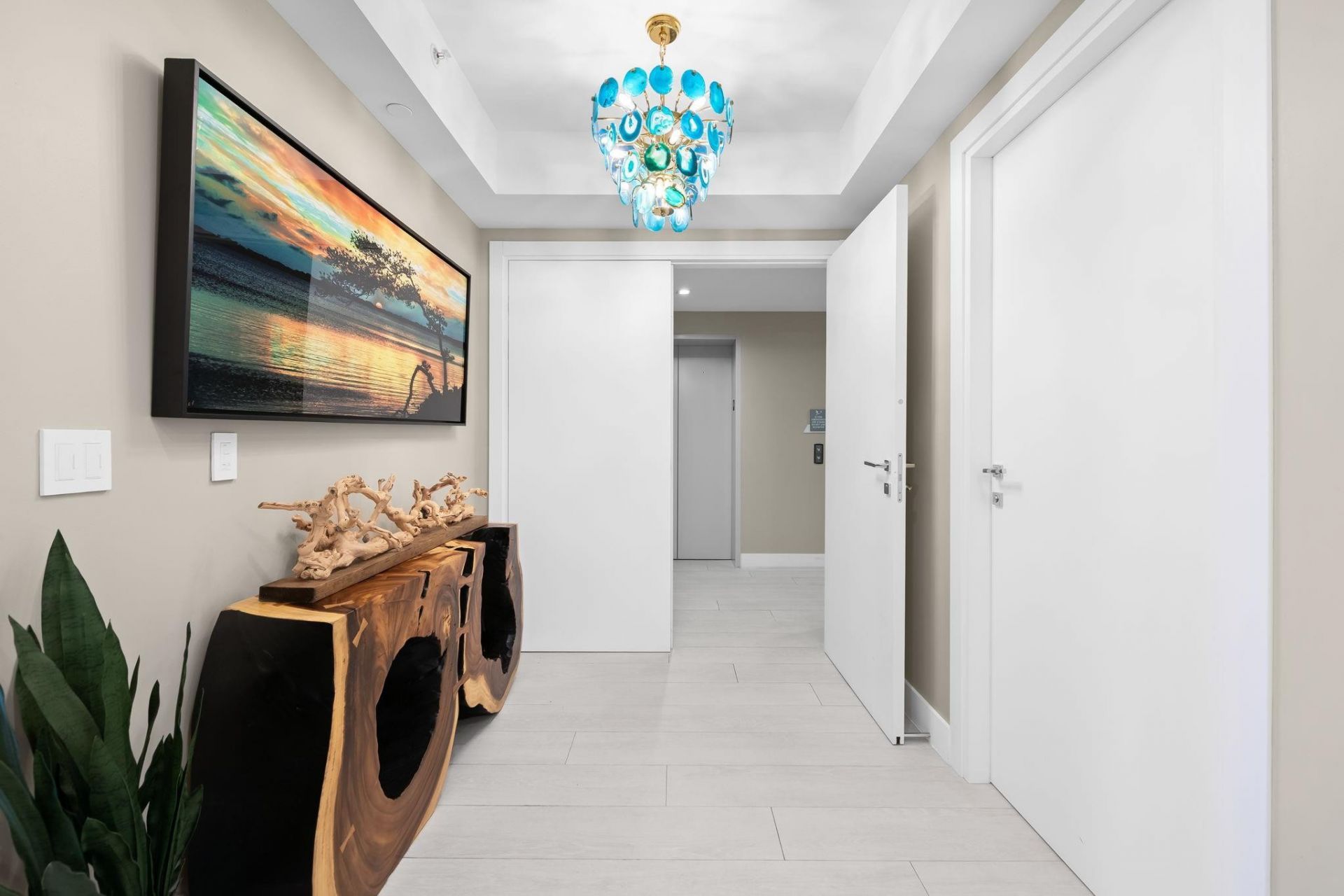 435 Bayshore, Unit 503, Fort Lauderdale, FL 33304 Photo