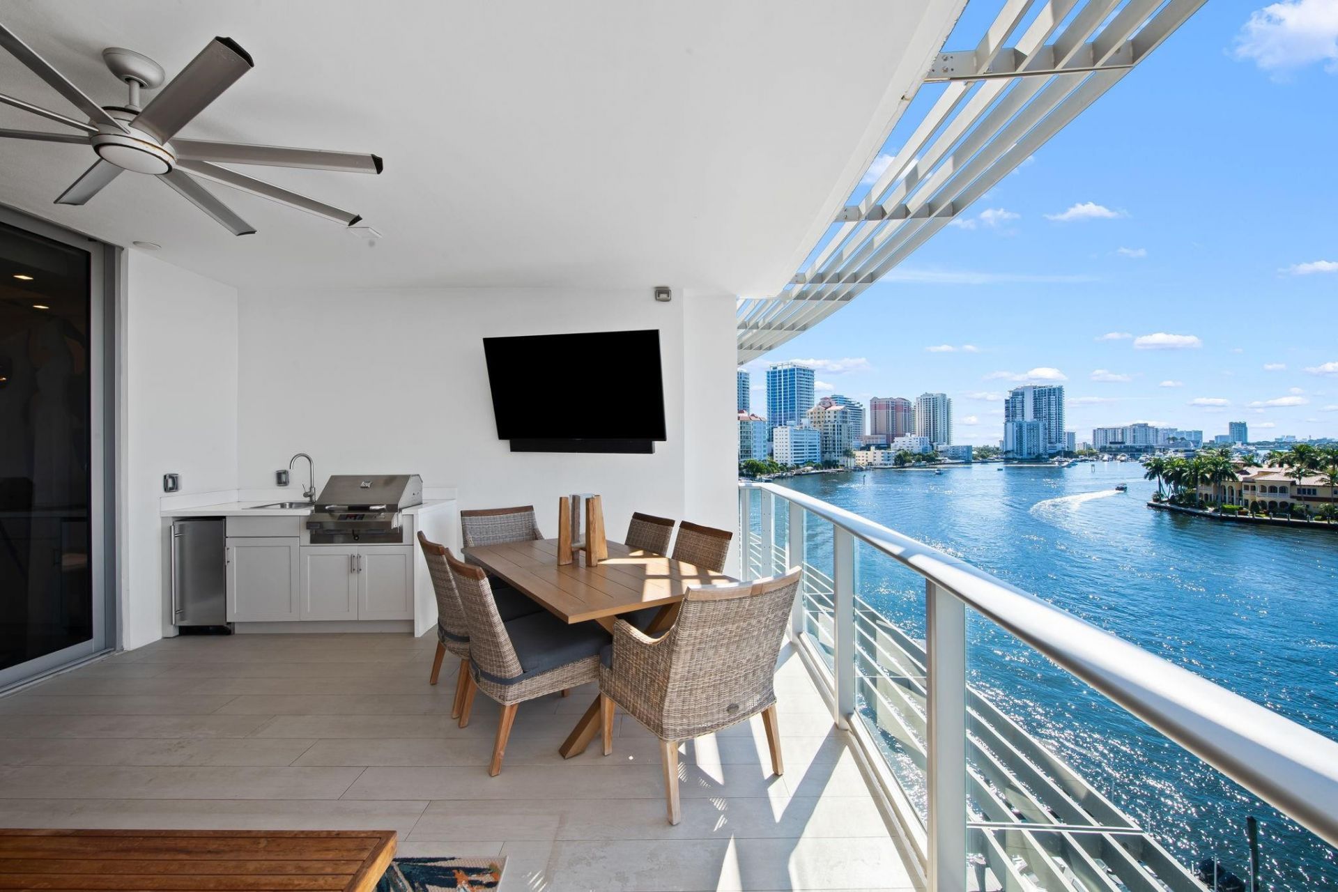 435 Bayshore, Unit 503, Fort Lauderdale, FL 33304 Photo