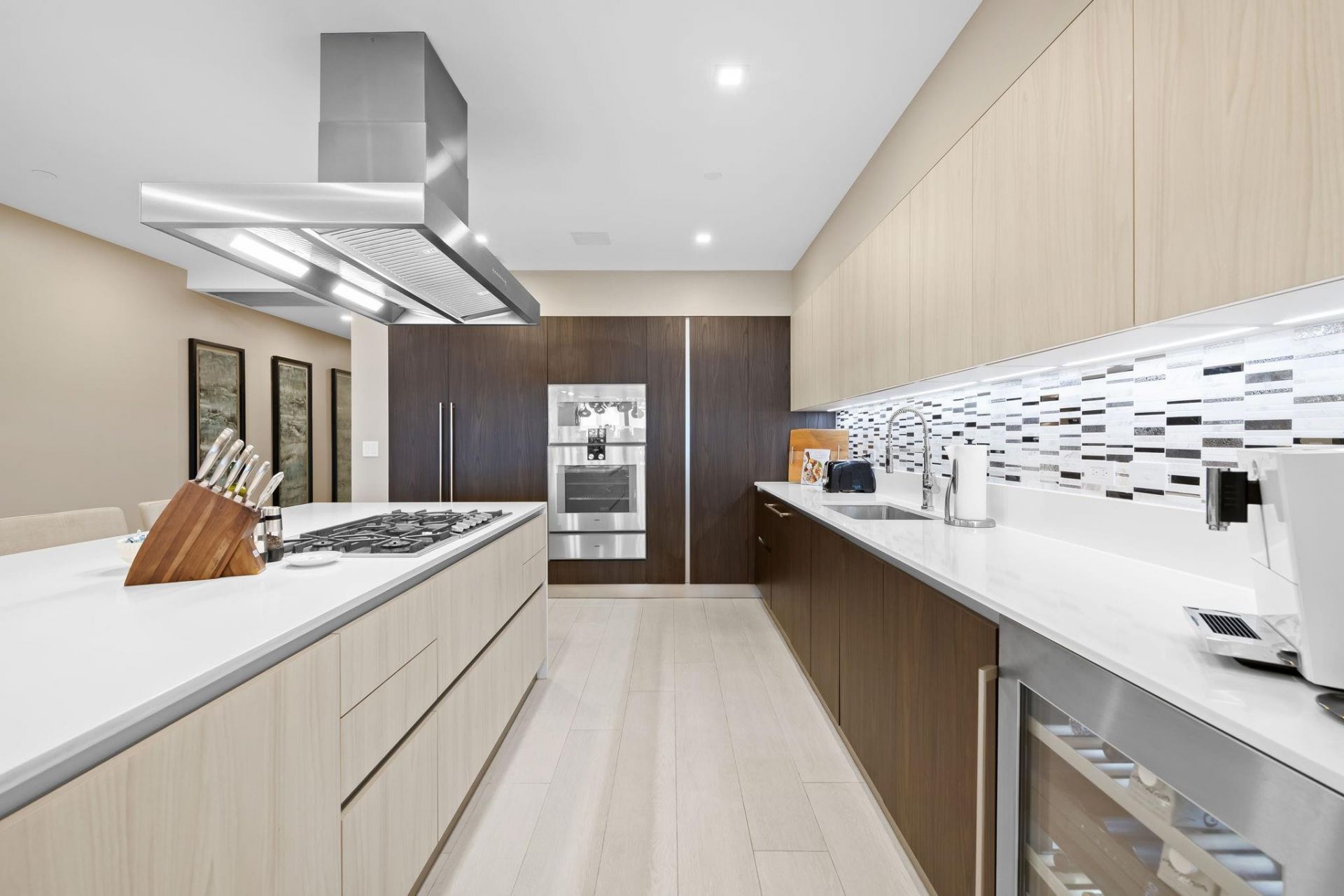 435 Bayshore, Unit 503, Fort Lauderdale, FL 33304 Photo