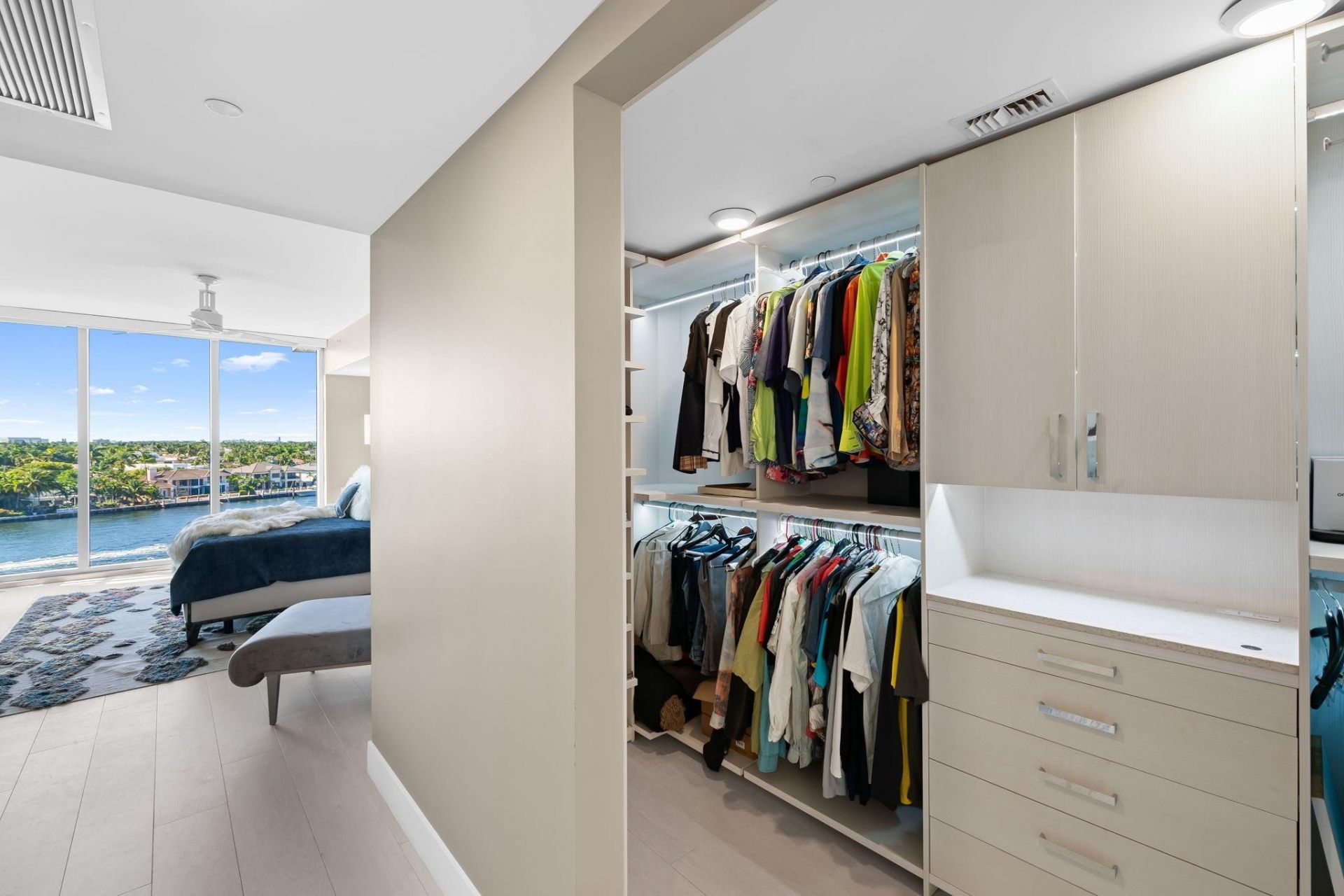 435 Bayshore, Unit 503, Fort Lauderdale, FL 33304 Photo