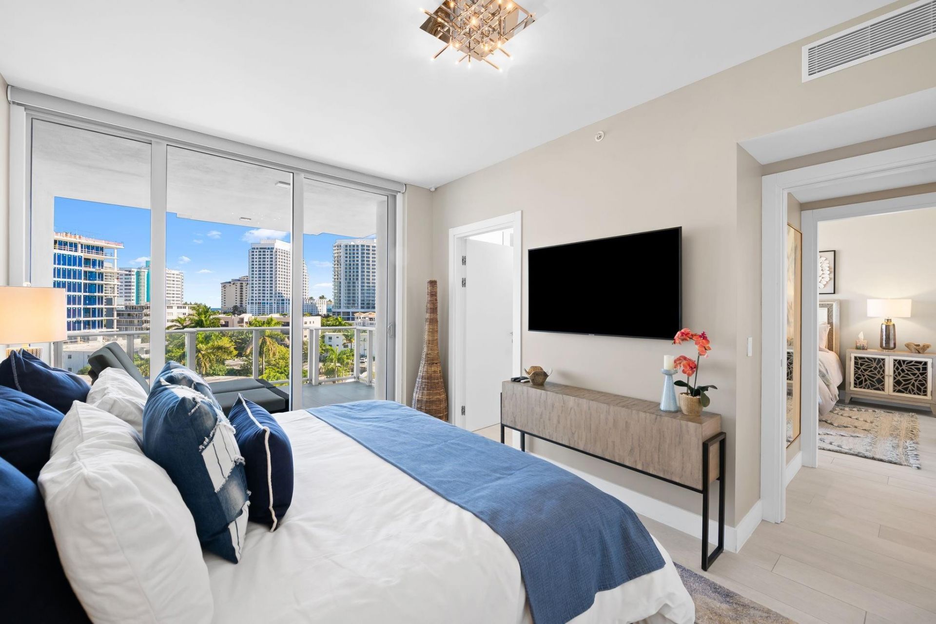 435 Bayshore, Unit 503, Fort Lauderdale, FL 33304 Photo