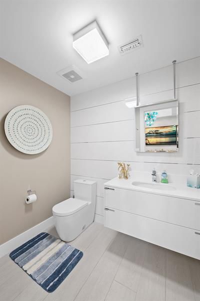 435 Bayshore, Unit 503, Fort Lauderdale, FL 33304 Photo