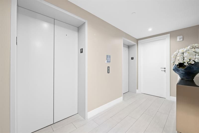 435 Bayshore, Unit 503, Fort Lauderdale, FL 33304 Photo