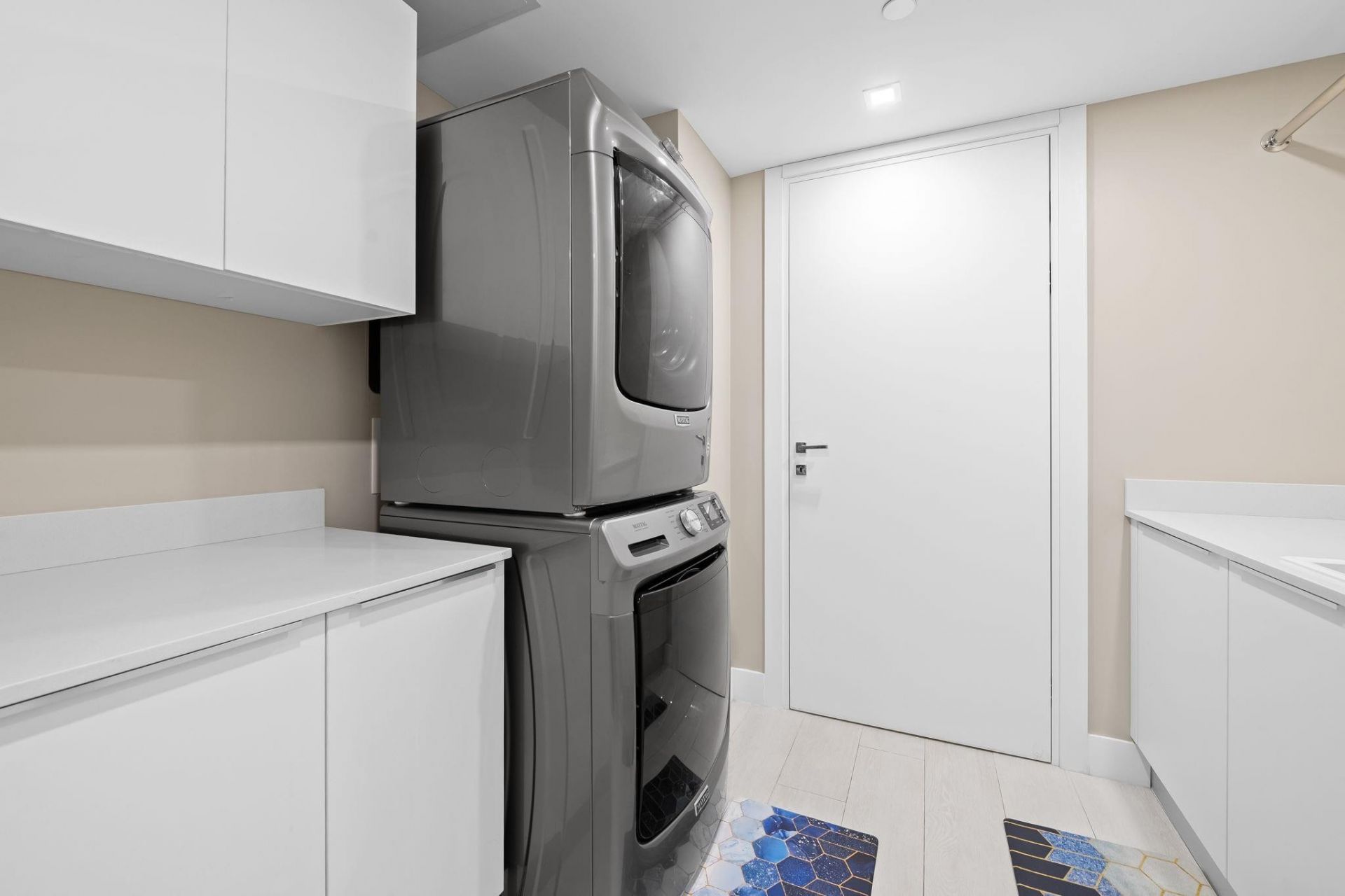 435 Bayshore, Unit 503, Fort Lauderdale, FL 33304 Photo