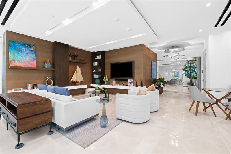 435 Bayshore, Unit 503, Fort Lauderdale, FL 33304 Photo