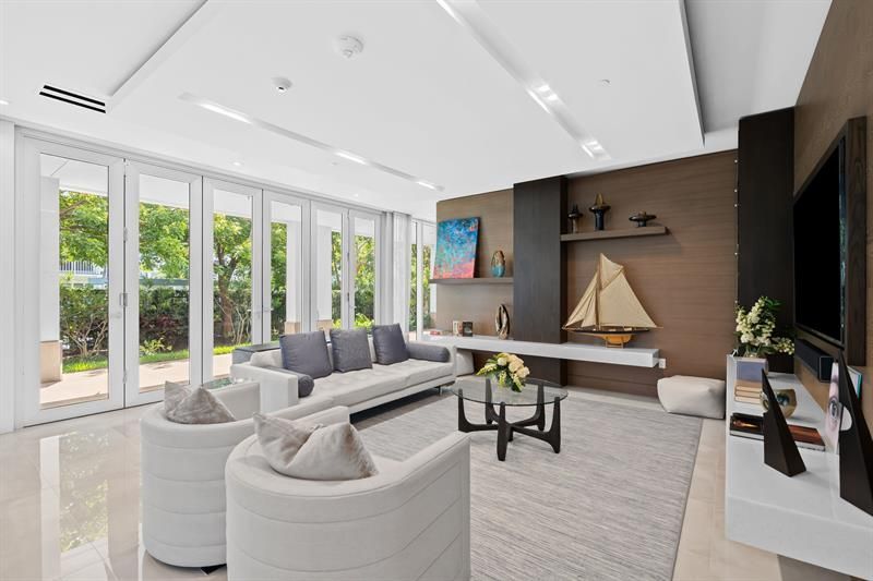 435 Bayshore, Unit 503, Fort Lauderdale, FL 33304 Photo