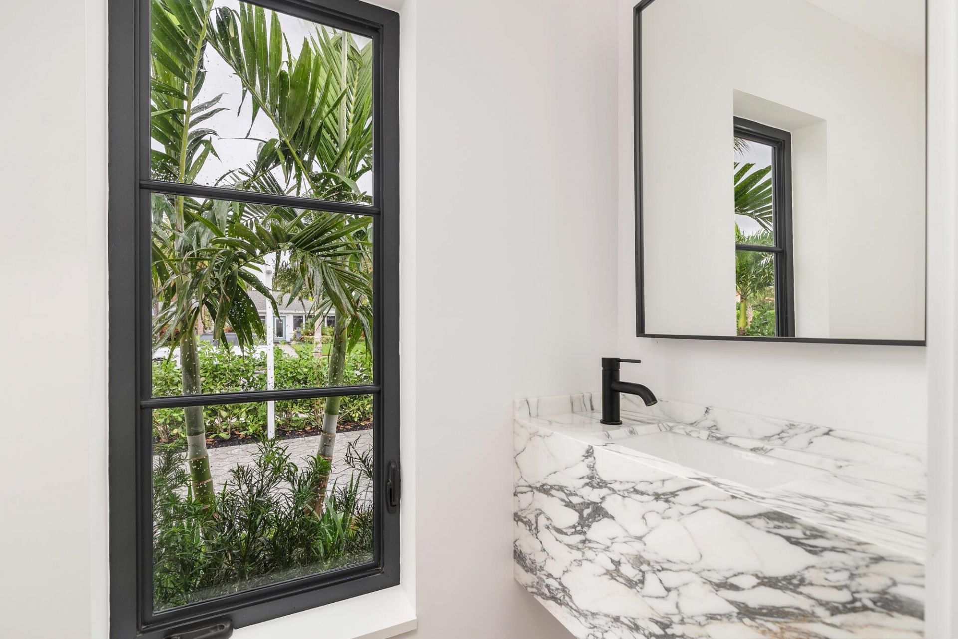 352 Palmetto Street, West Palm Beach, FL 33405 Photo