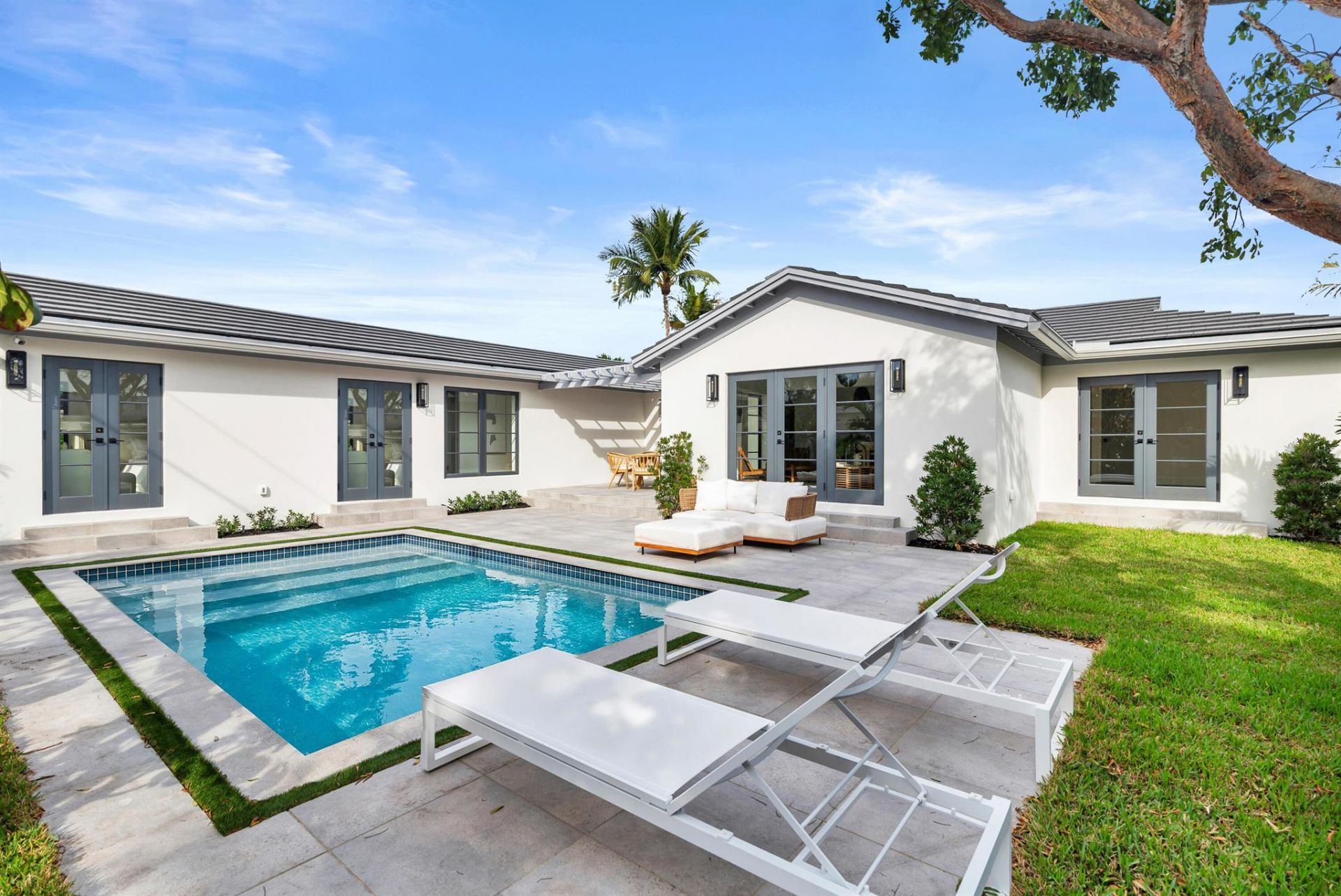 352 Palmetto Street, West Palm Beach, FL 33405 Photo