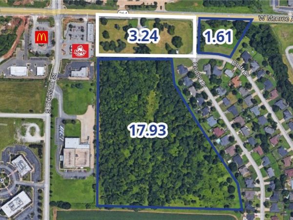 319 W Monroe Avenue, Lowell, AR 72745