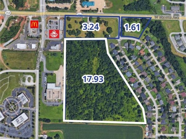 319 W Monroe Avenue, Lowell, AR 72745