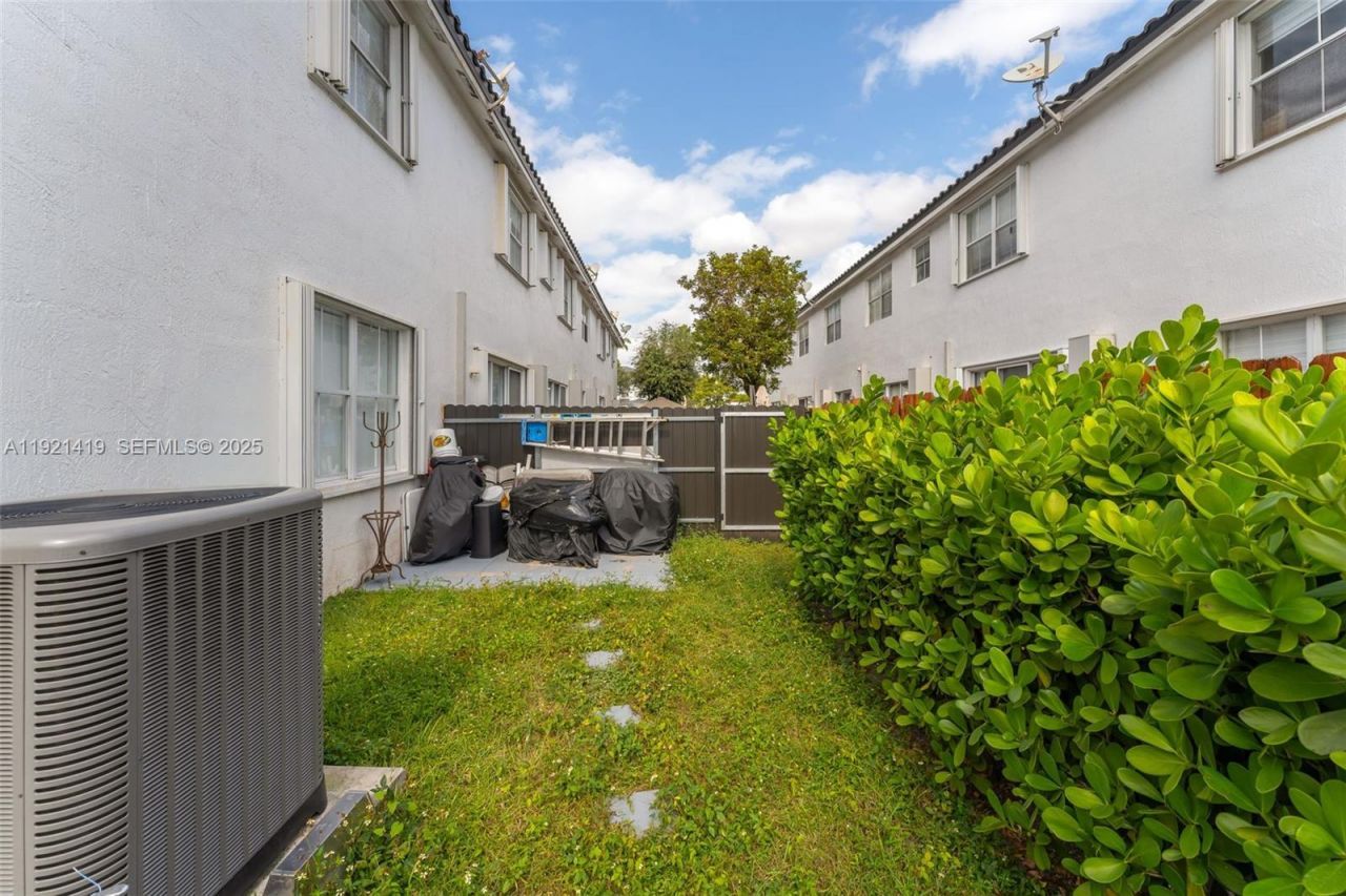 5610 NW 107th Ave, Unit 1306, Doral, FL 33178 Photo