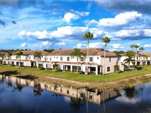 1334 Weeping Willow CT, CAPE CORAL, FL 33909