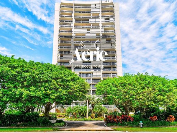 2400 Presidential Way, Unit 2006, West Palm Beach, FL 33401