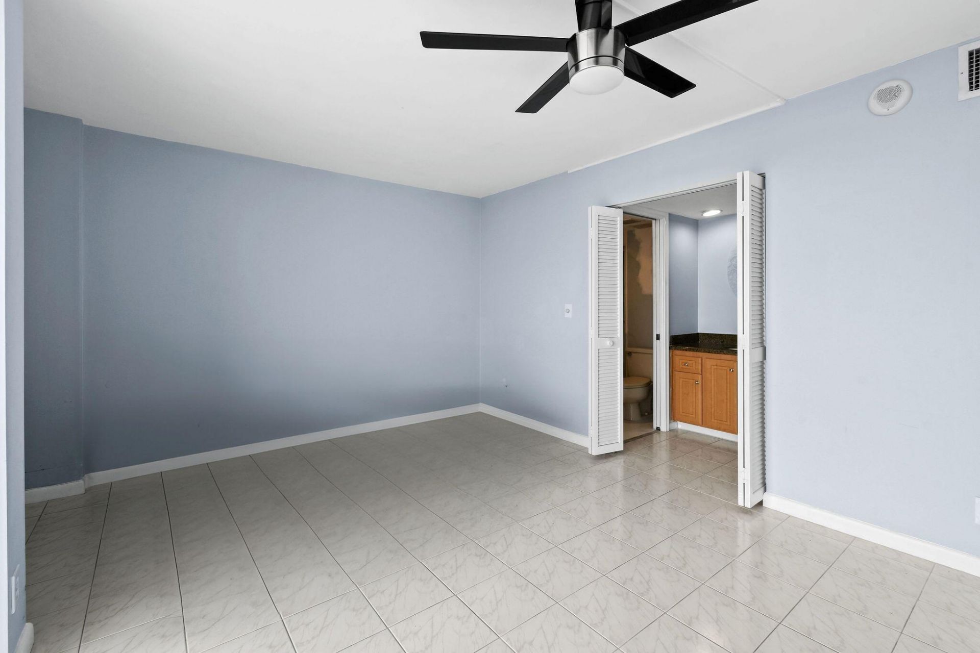 2400 Presidential Way, Unit 2006, West Palm Beach, FL 33401 Photo