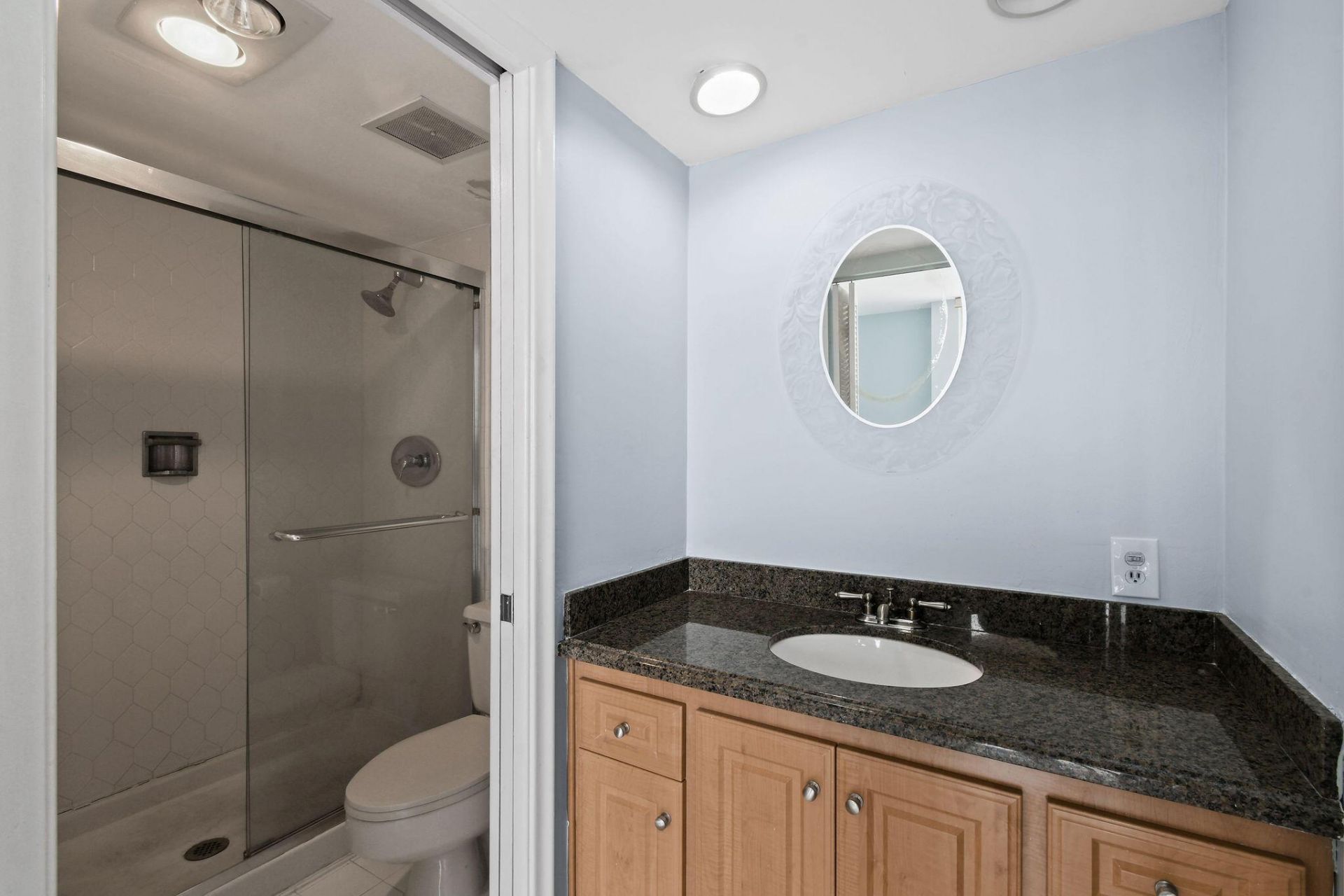 2400 Presidential Way, Unit 2006, West Palm Beach, FL 33401 Photo