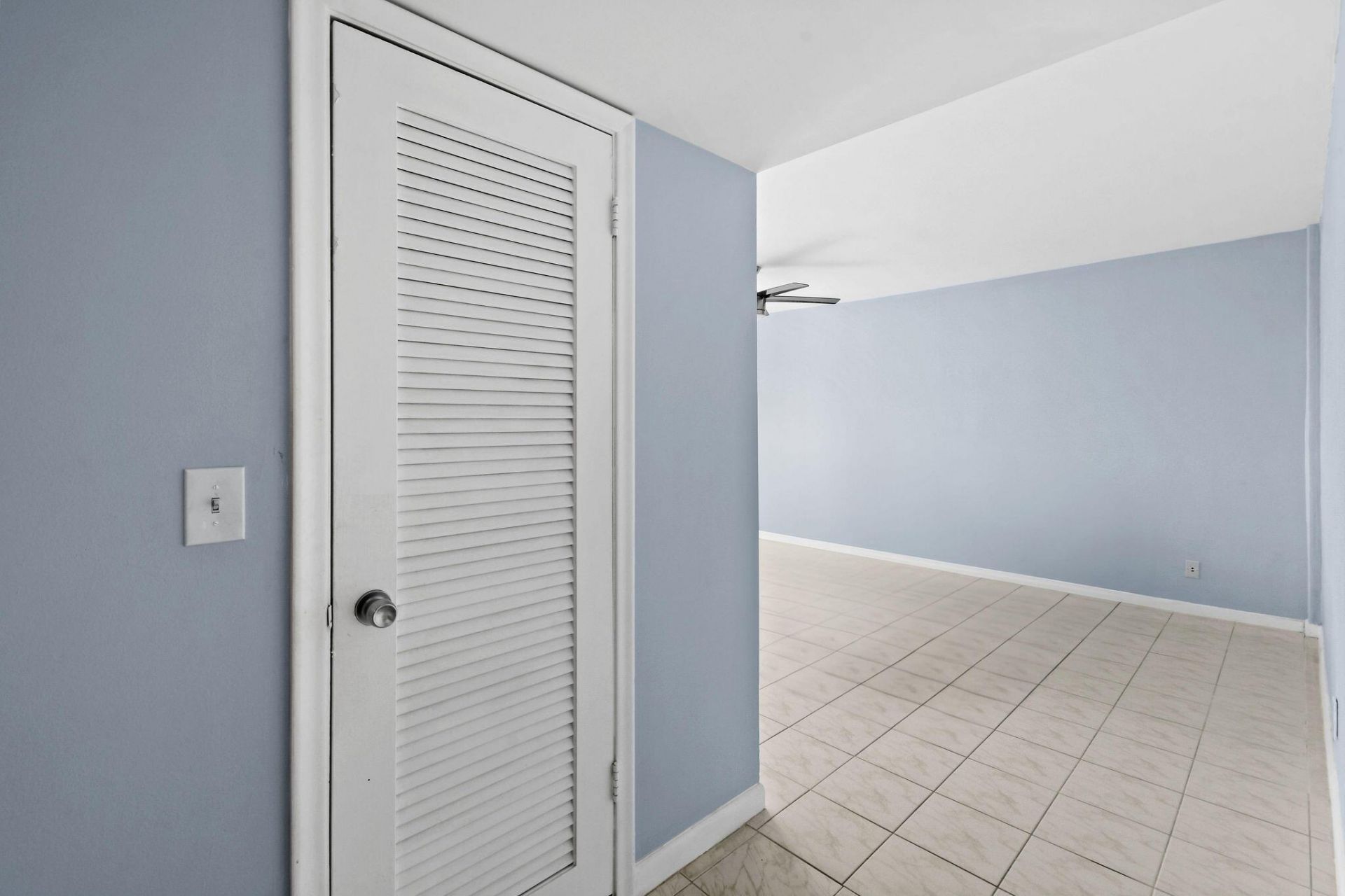 2400 Presidential Way, Unit 2006, West Palm Beach, FL 33401 Photo