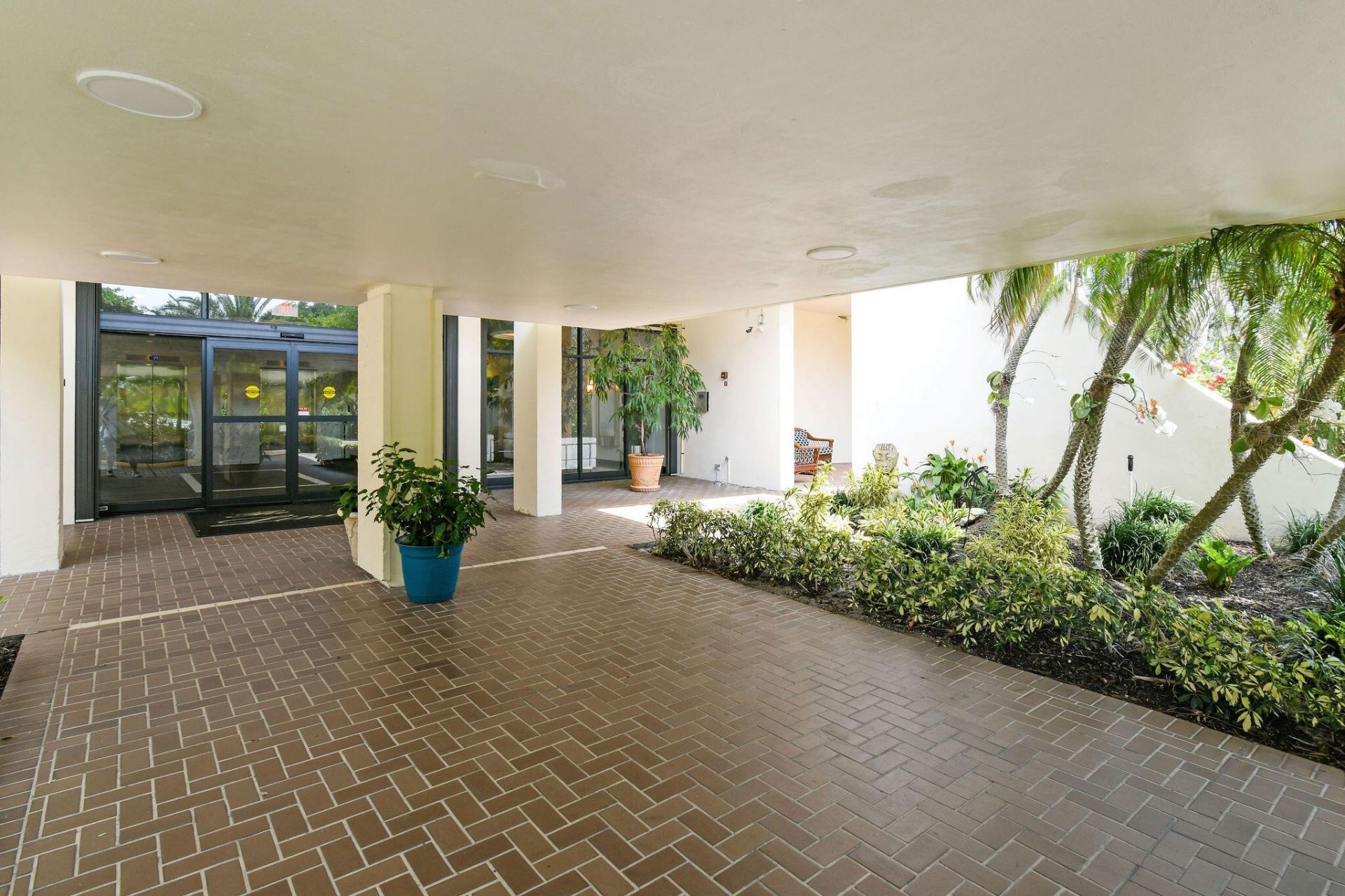 2400 Presidential Way, Unit 2006, West Palm Beach, FL 33401 Photo