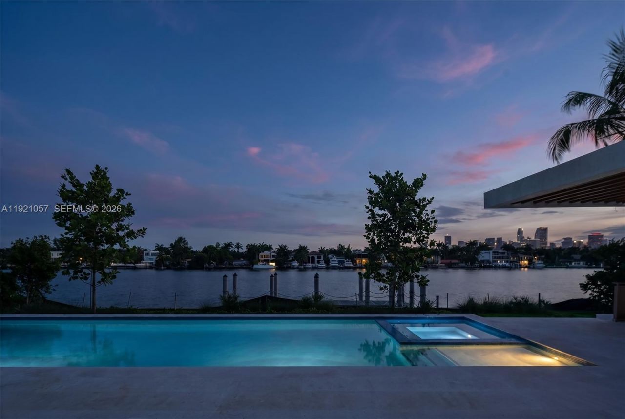 360 S Hibiscus Drive, Miami Beach, FL 33139 Photo