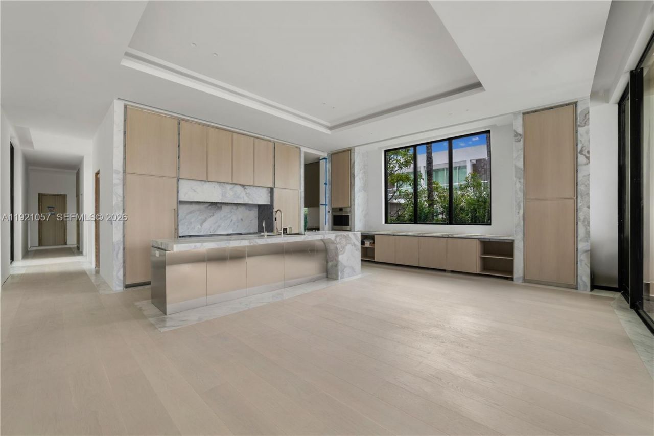 360 S Hibiscus Drive, Miami Beach, FL 33139 Photo