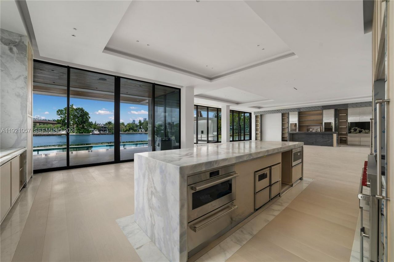 360 S Hibiscus Drive, Miami Beach, FL 33139 Photo