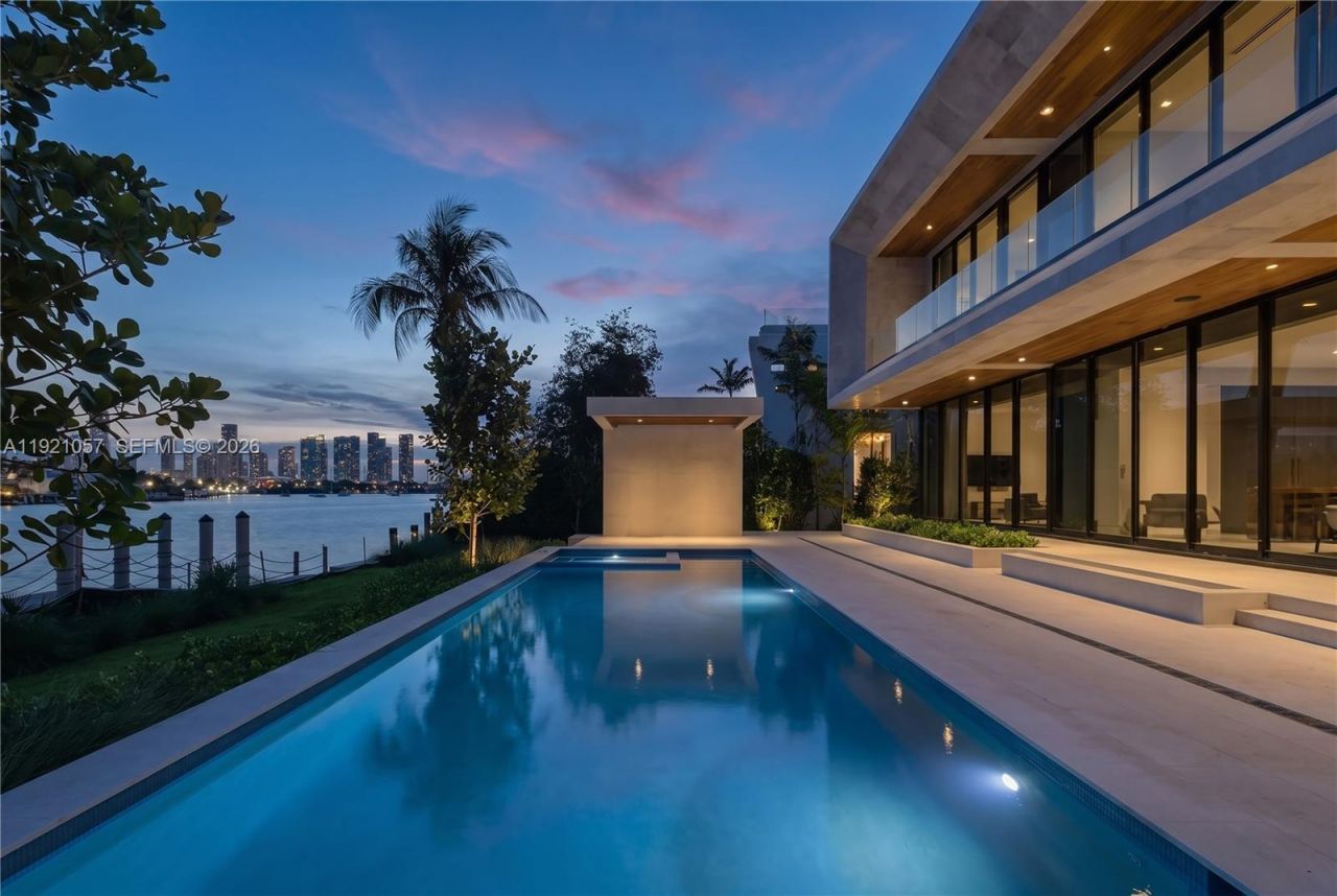 360 S Hibiscus Drive, Miami Beach, FL 33139 Photo