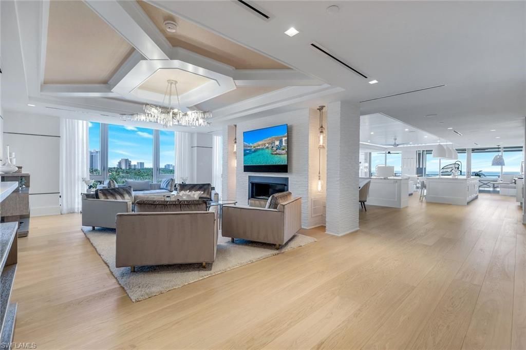 6897 Grenadier Blvd, Unit 601, Naples, FL 34108 Photo