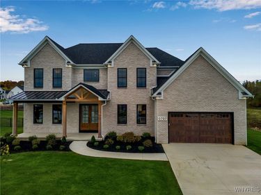 9797 Longleaf, Clarence, NY 14031