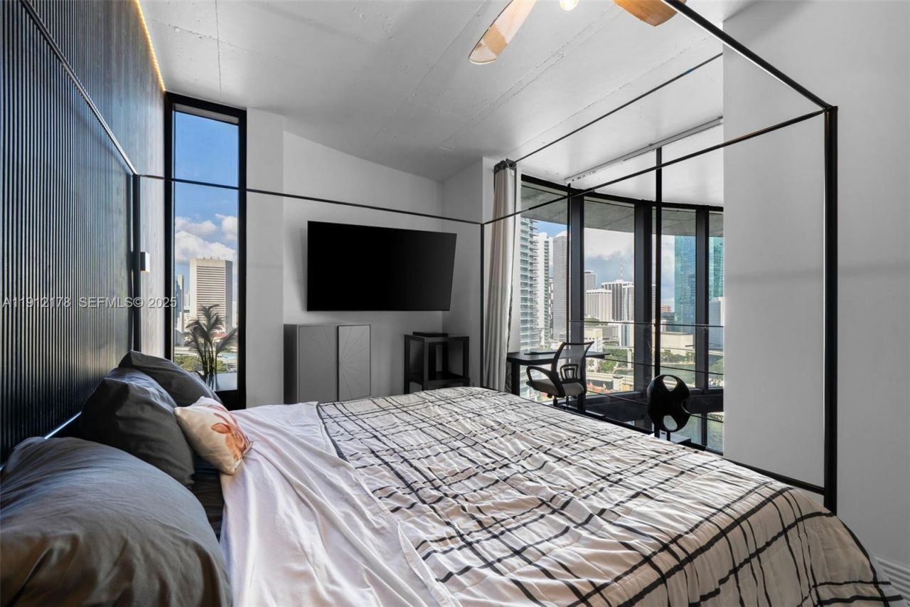 690 SW 1st Ct, Unit 2101, Miami, FL 33130 Photo