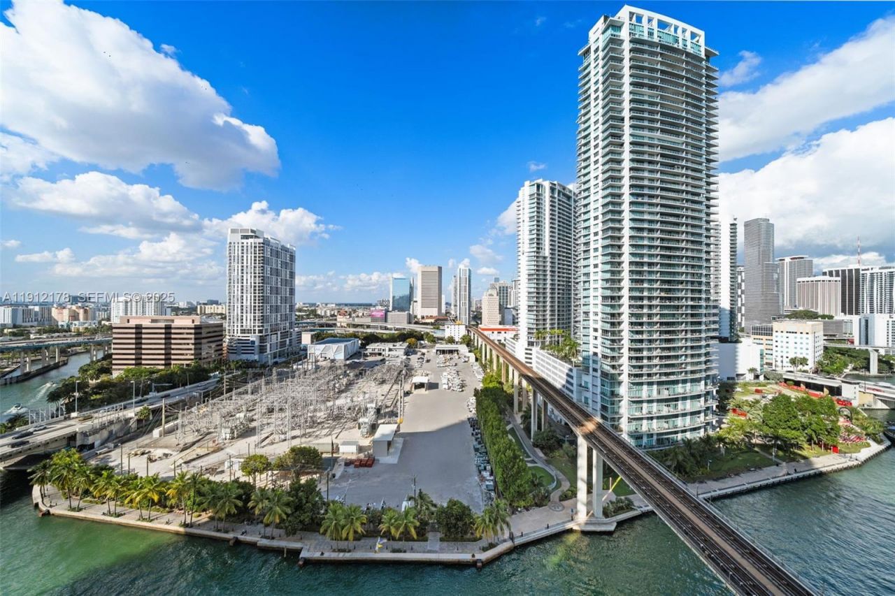 690 SW 1st Ct, Unit 2101, Miami, FL 33130 Photo