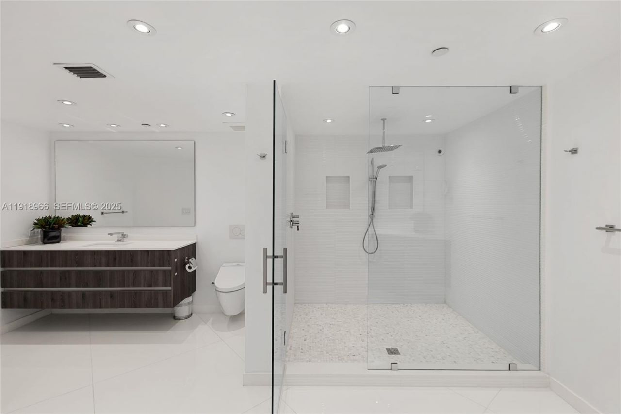 19955 NE 38th Ct, Unit 2205, Aventura, FL 33180 Photo