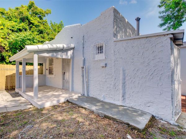 1845 NW 55th St, Miami, FL 33142