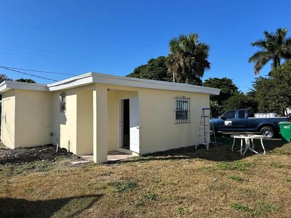 371 Banyan Avenue, Pahokee, FL 33476