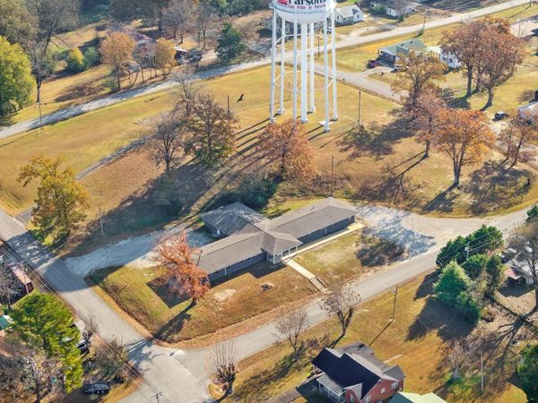 105 S KENTUCKY AVE, Parsons, TN 38363