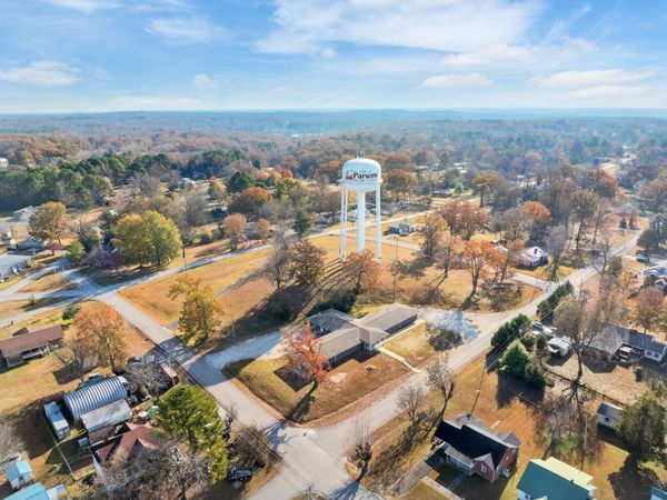 105 S KENTUCKY AVE, Parsons, TN 38363